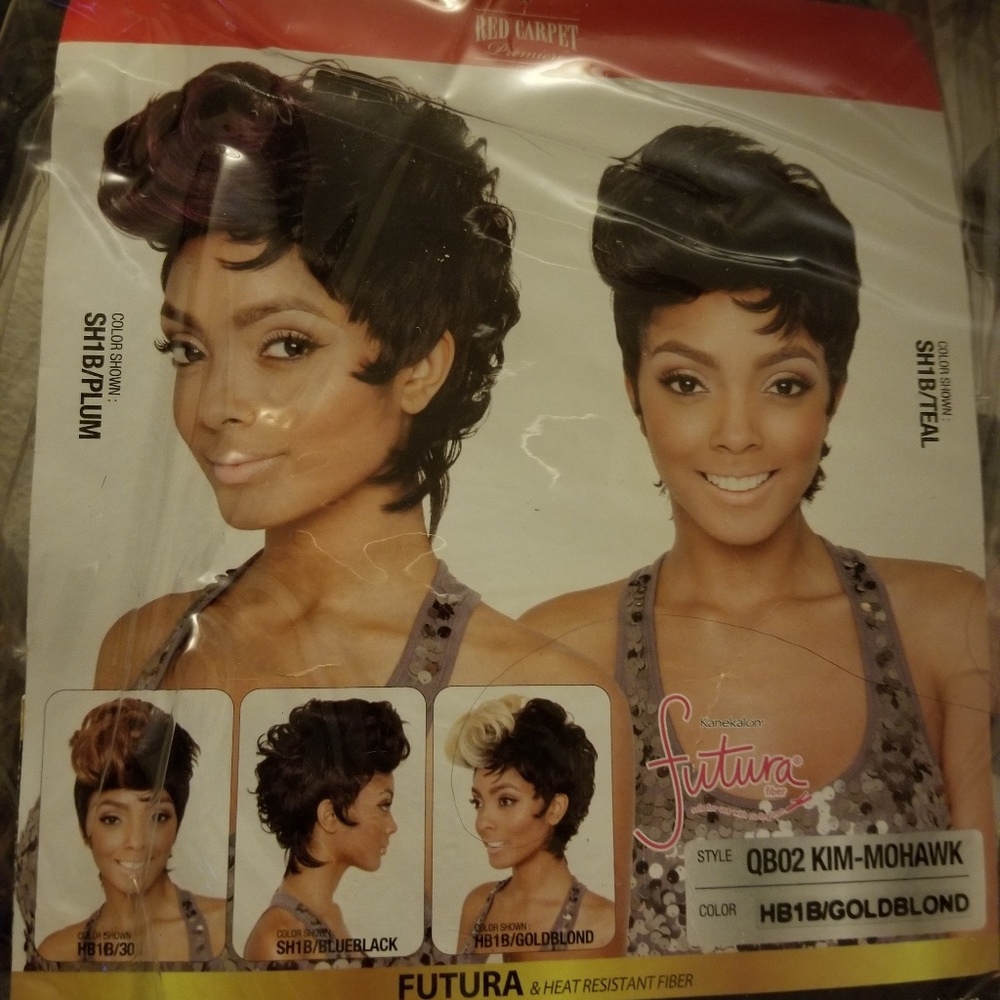 QueenB wig red carpet wig